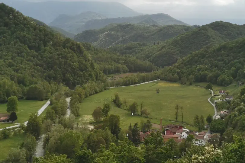 foto del paesaggio montano che circonda il bed & breakfast